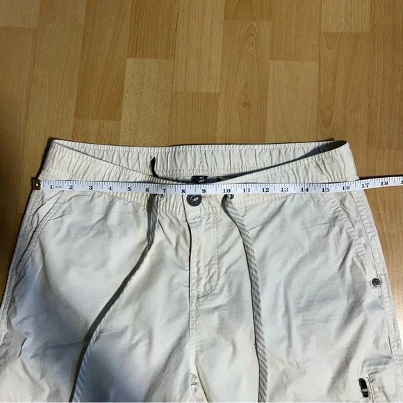 Vuori Ripstop Pant in Natural Medium Gorpcore Activewear Utility - Picture 10 of 16